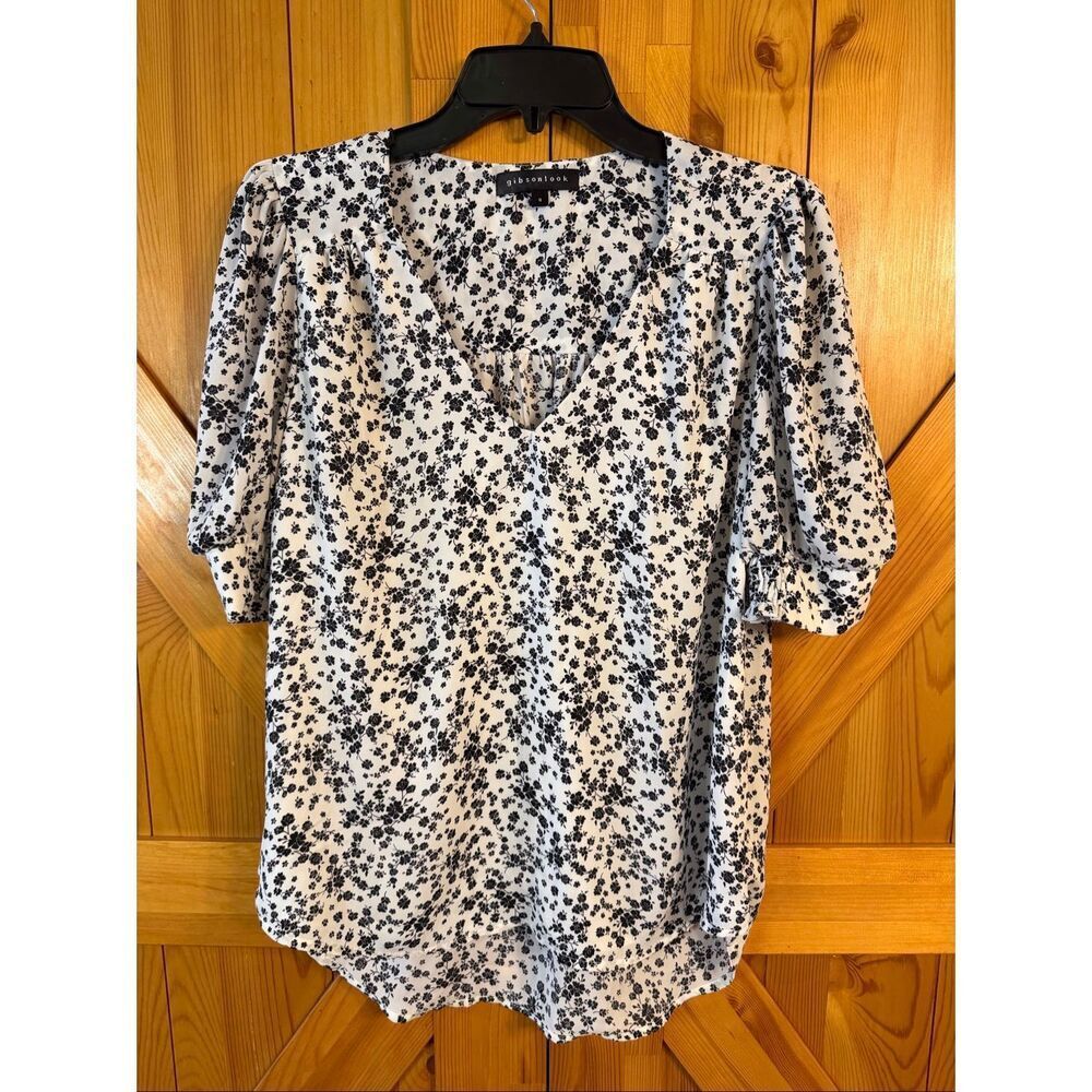 Gibsonlook Women’s Floral Puff Sleeve Blouse – Size Small – Black & White (7903)